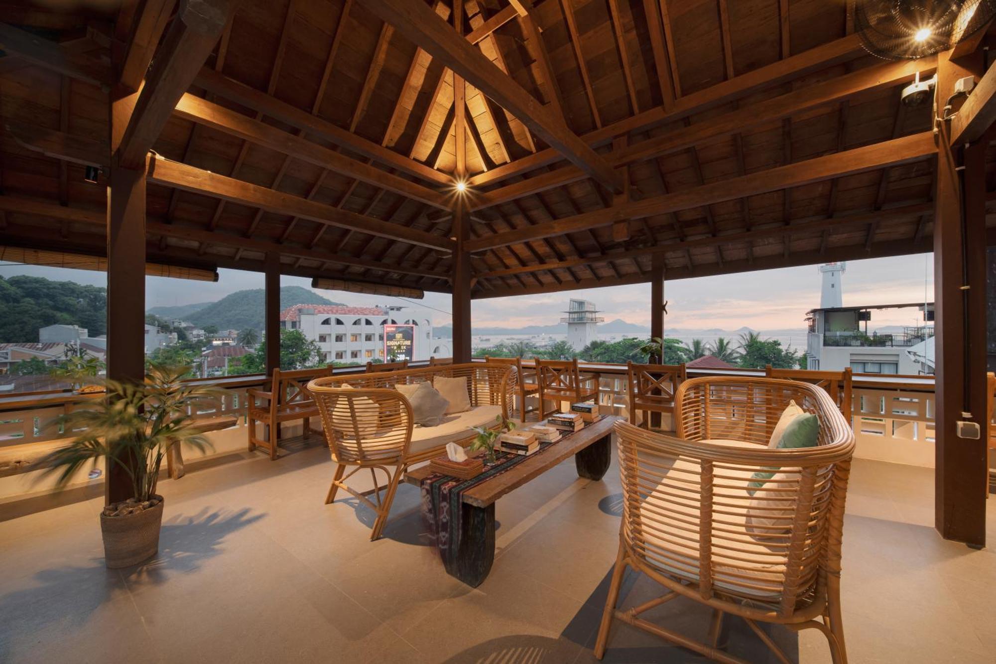 Green Hill Boutique Hotel Labuan Bajo Exterior foto